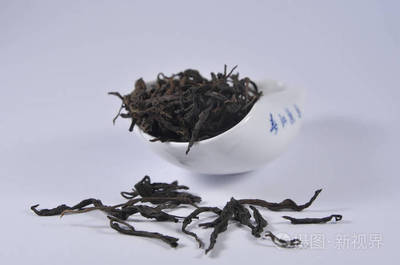 中國(guó)紅茶茶。干茶葉。中國(guó)茶葉的產(chǎn)品照片。茶和輸液。干茶堆